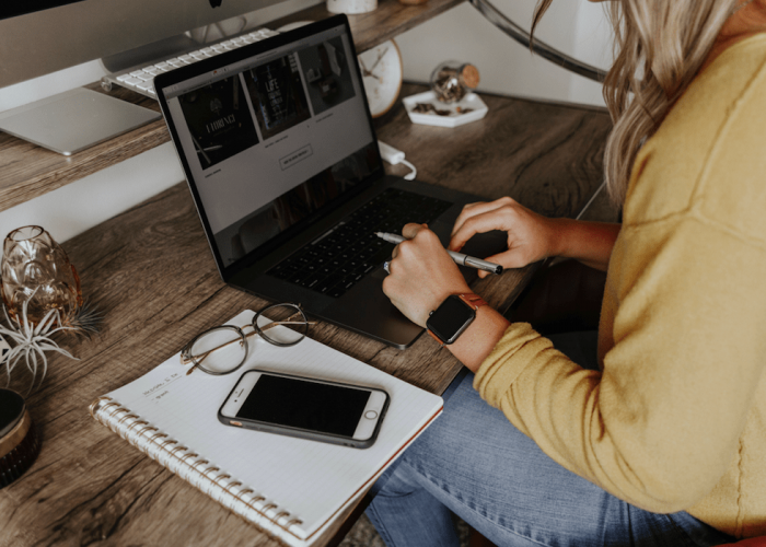 corinne-kutz-eeqFjT6q_sQ-unsplash-min Mesures crises sanitaires Part2 - Montpellier Management