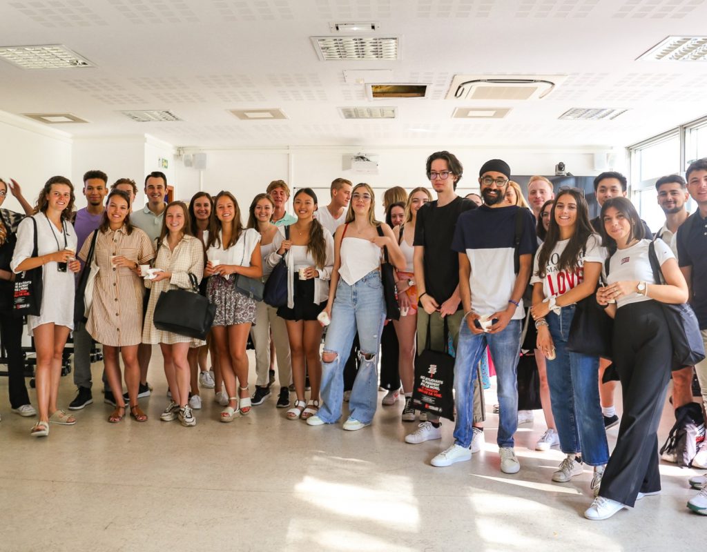 Etudiants internationaux photo de groupe Etudiants internationaux photo de groupe