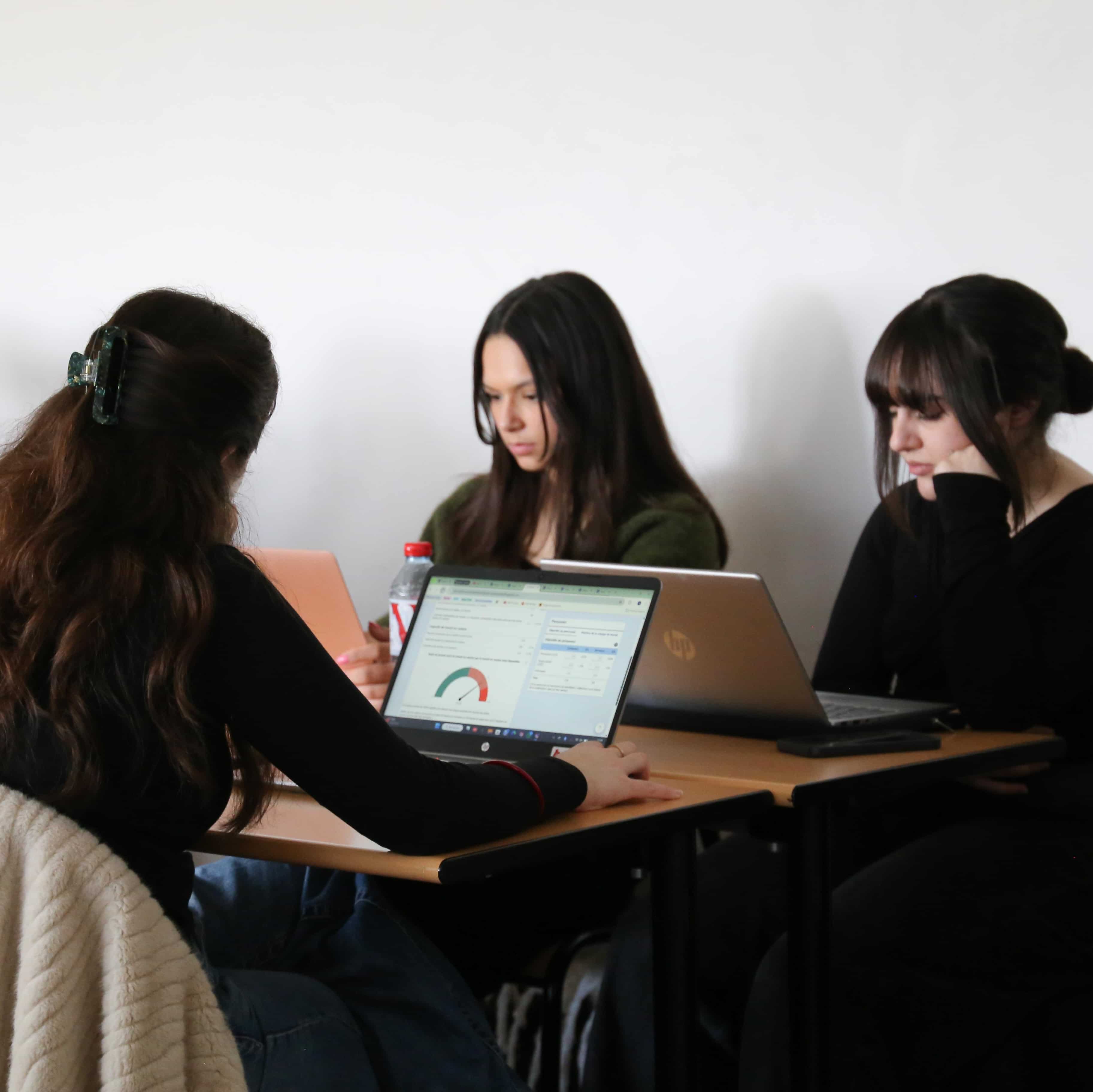 Business game L3 2026