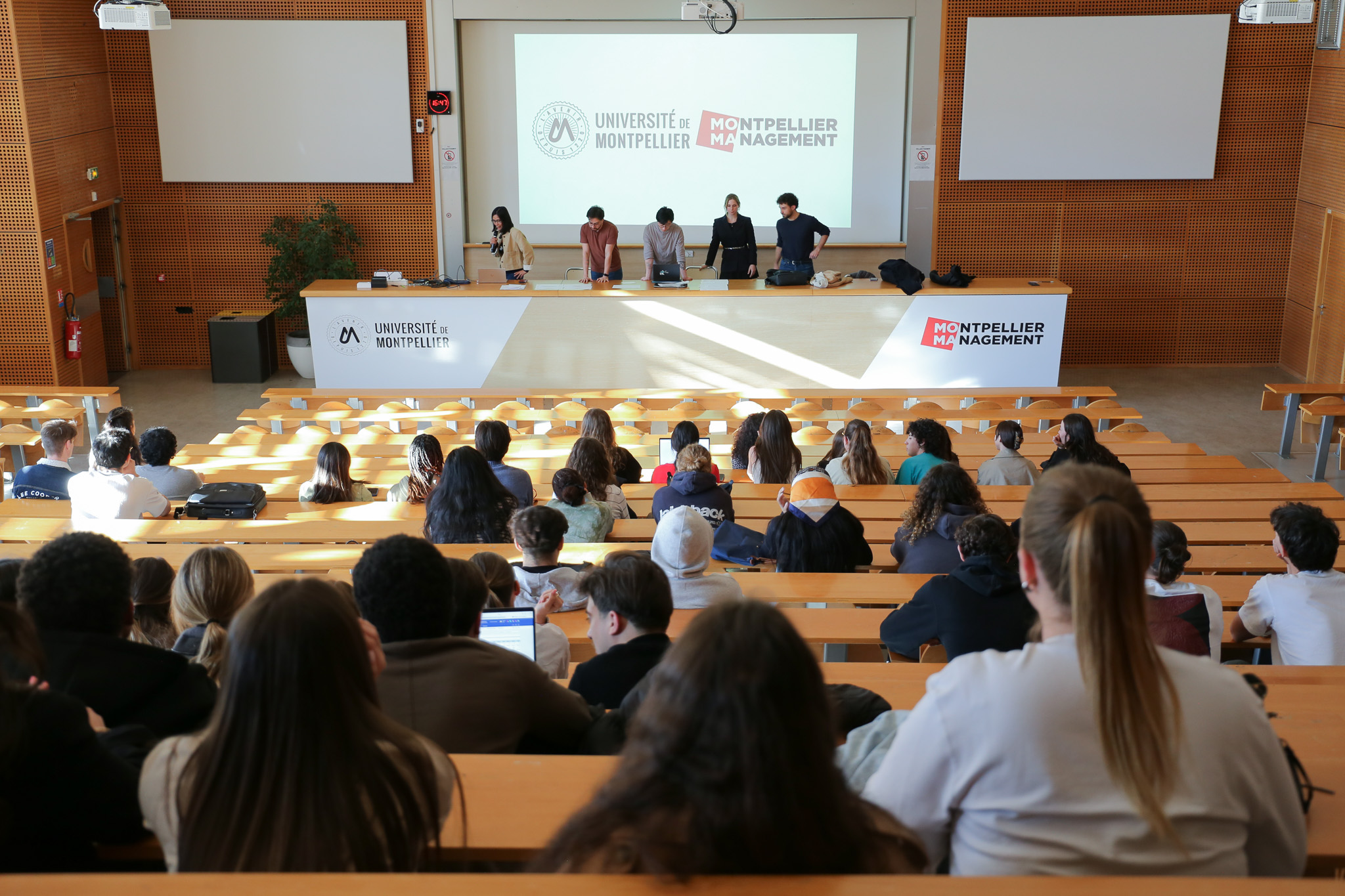 Business game L3 2026